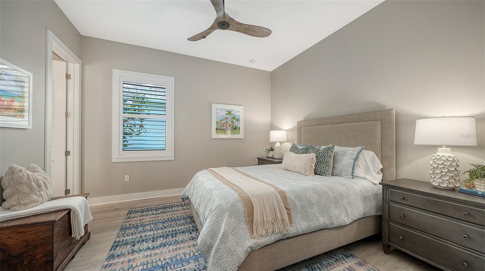 Image 33 of 76 For 5018 Surfside Circle