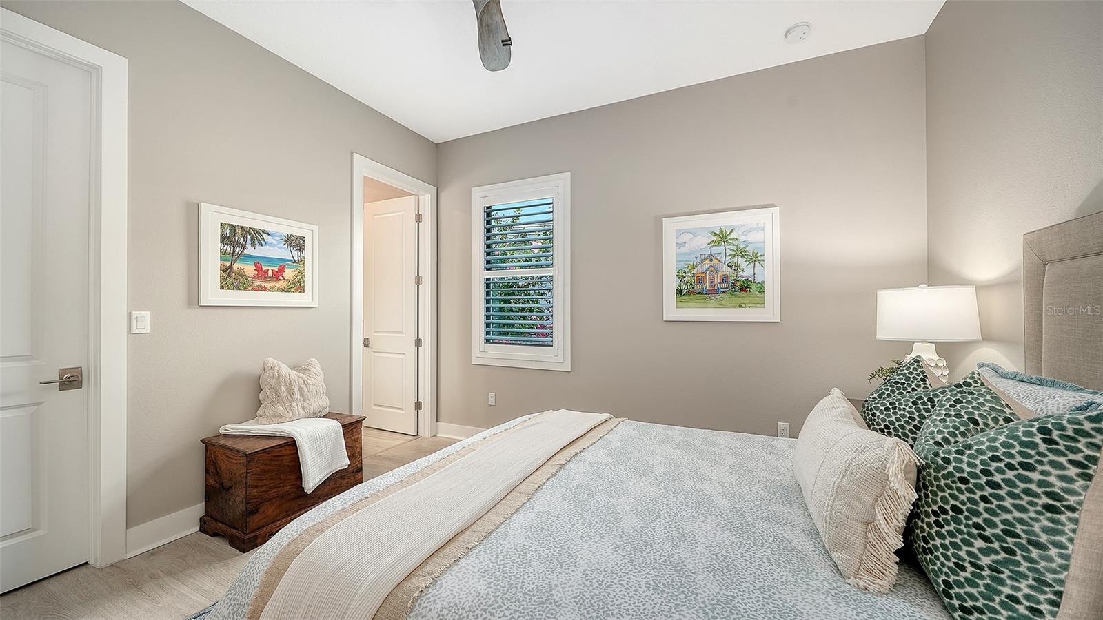 Image 34 of 76 For 5018 Surfside Circle