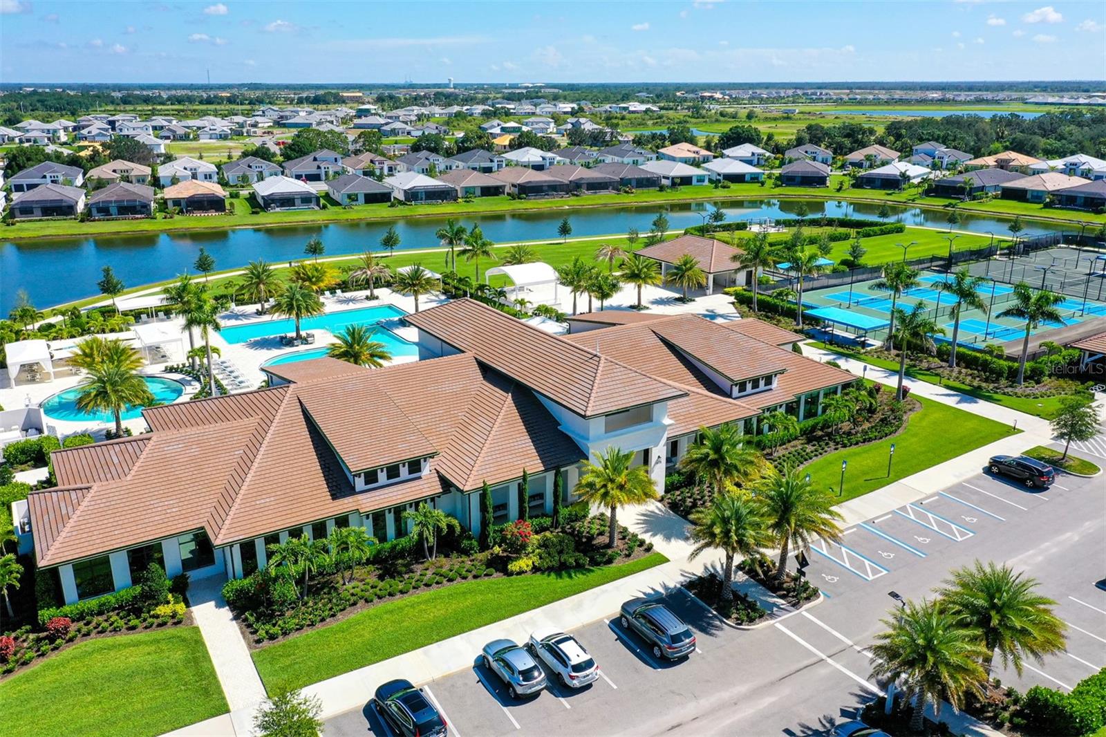 Image 58 of 76 For 5018 Surfside Circle