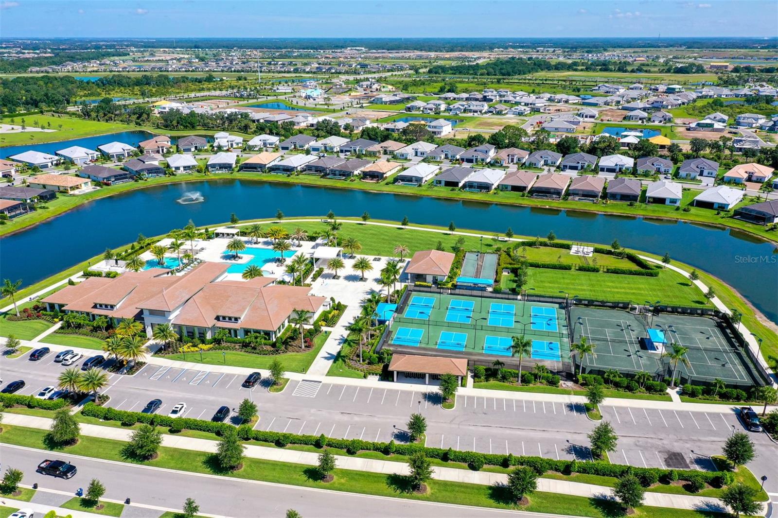 Image 59 of 76 For 5018 Surfside Circle