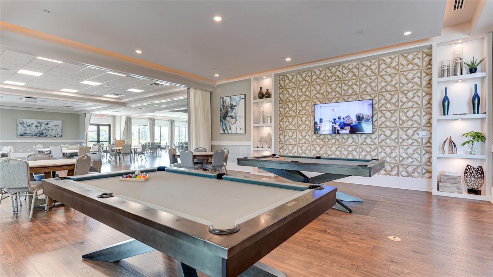 Image 61 of 76 For 5018 Surfside Circle