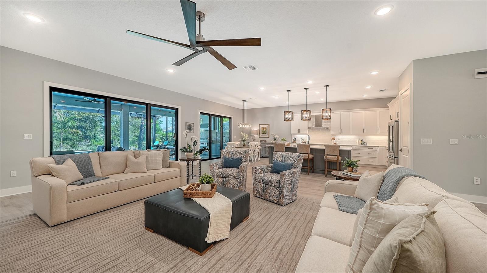 Image 9 of 76 For 5018 Surfside Circle