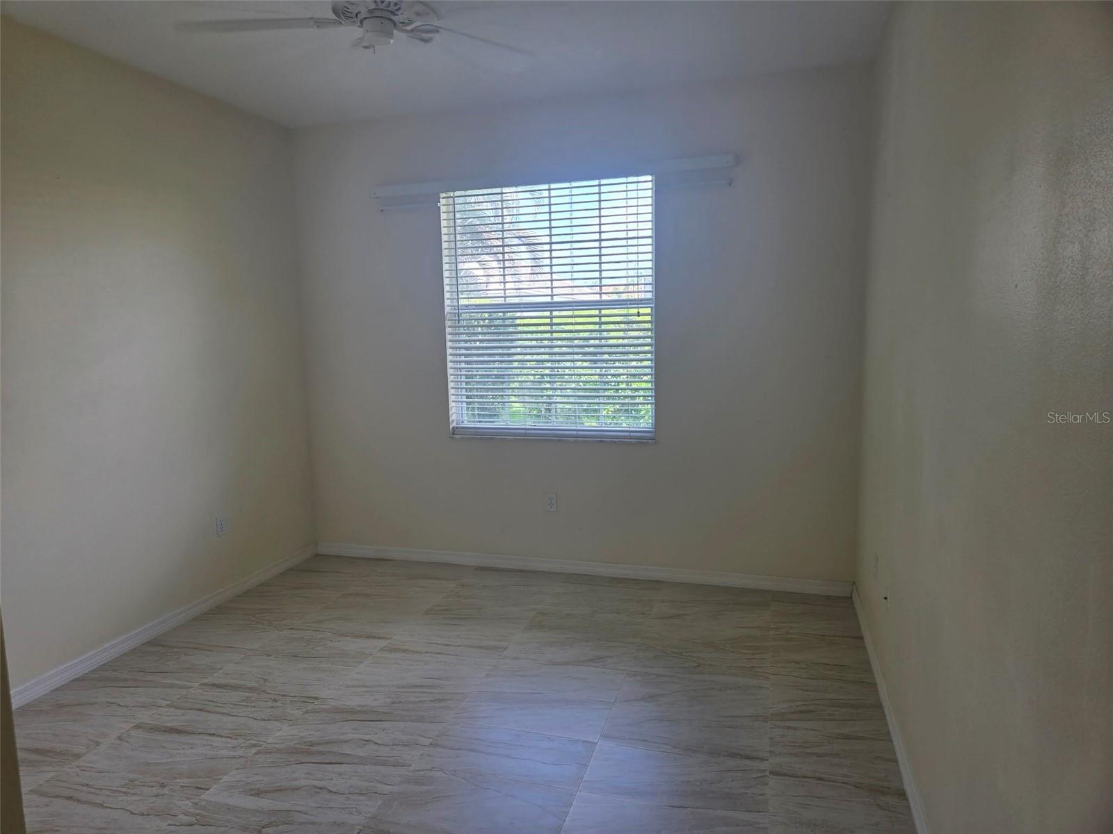 Image 13 of 21 For 5282 Far Oak Circle