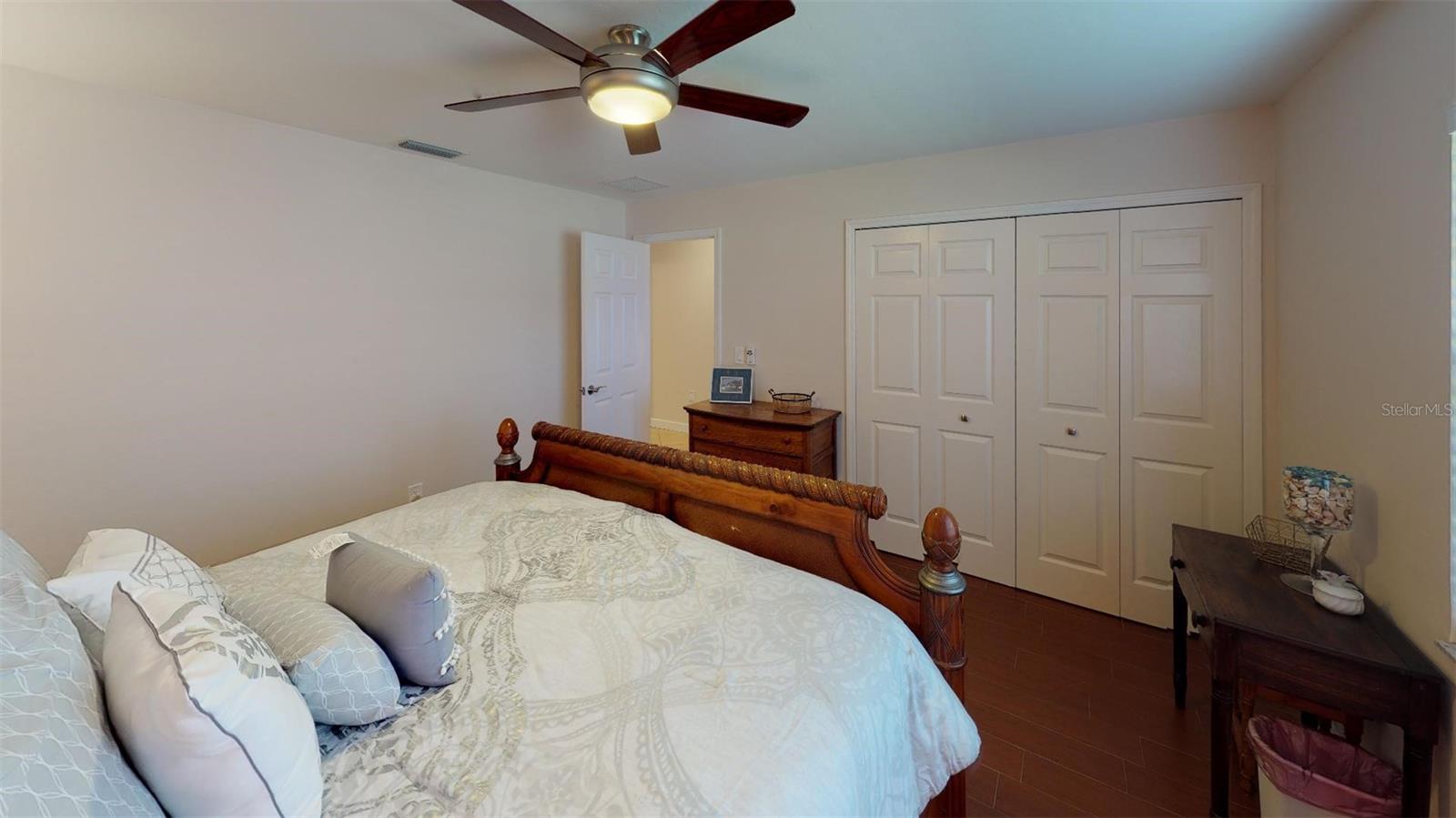 Image 23 of 31 For 4952 Rutland Gate