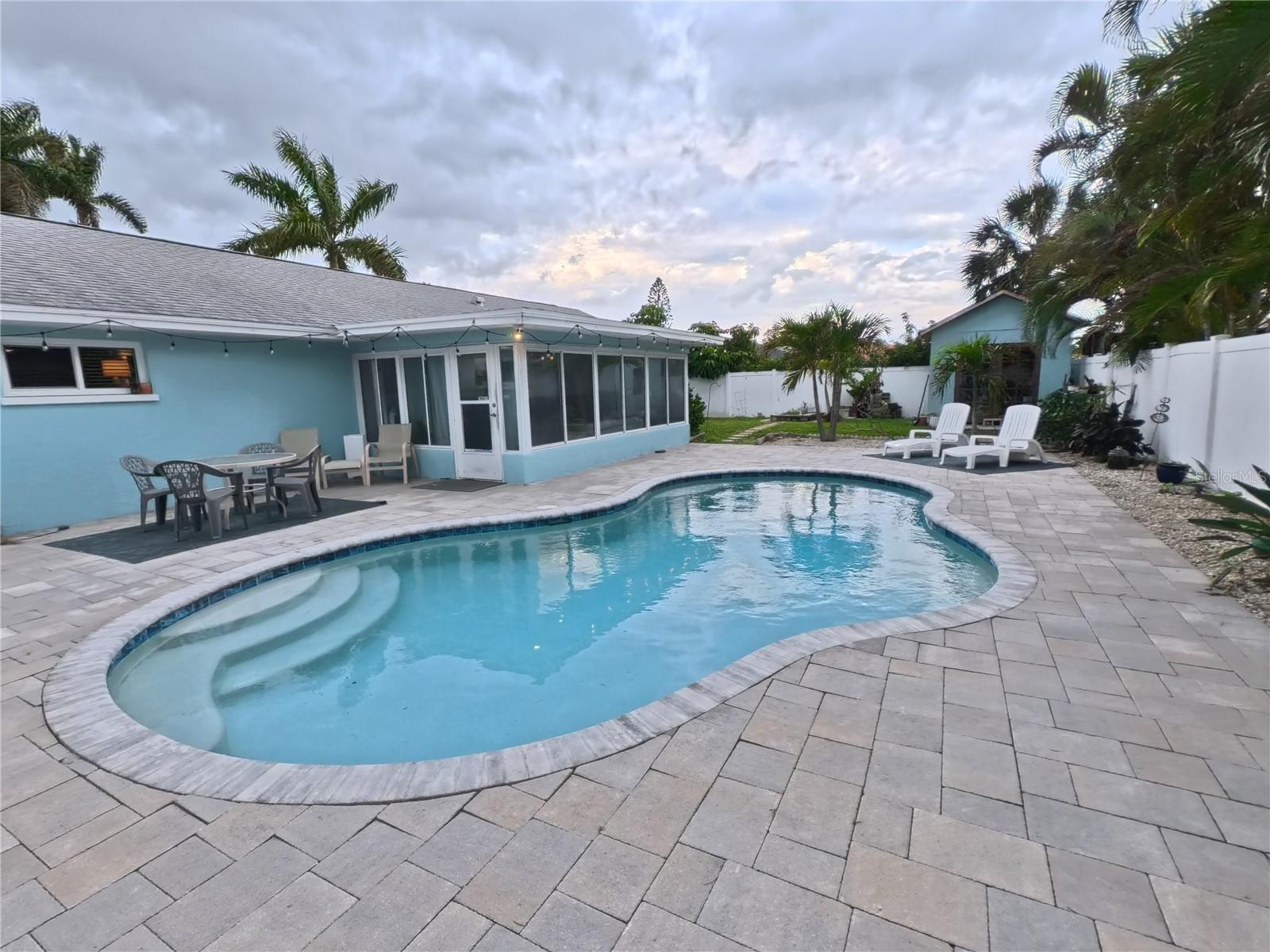 Image 4 of 24 For 6107 9th Avenue W