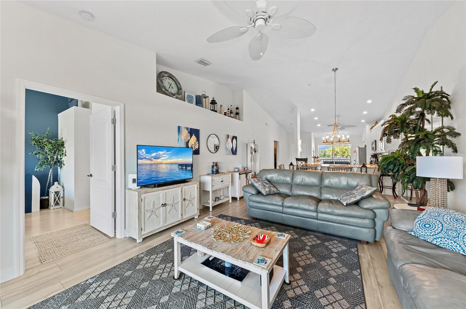 Image 16 of 50 For 4639 Chapel Hill Drive 2925