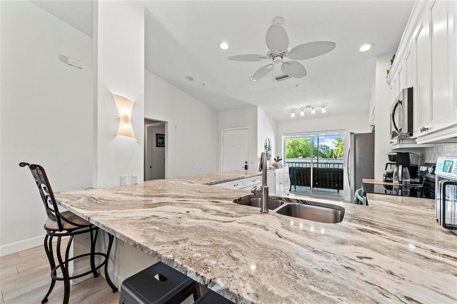 Image 6 of 50 For 4639 Chapel Hill Drive 2925