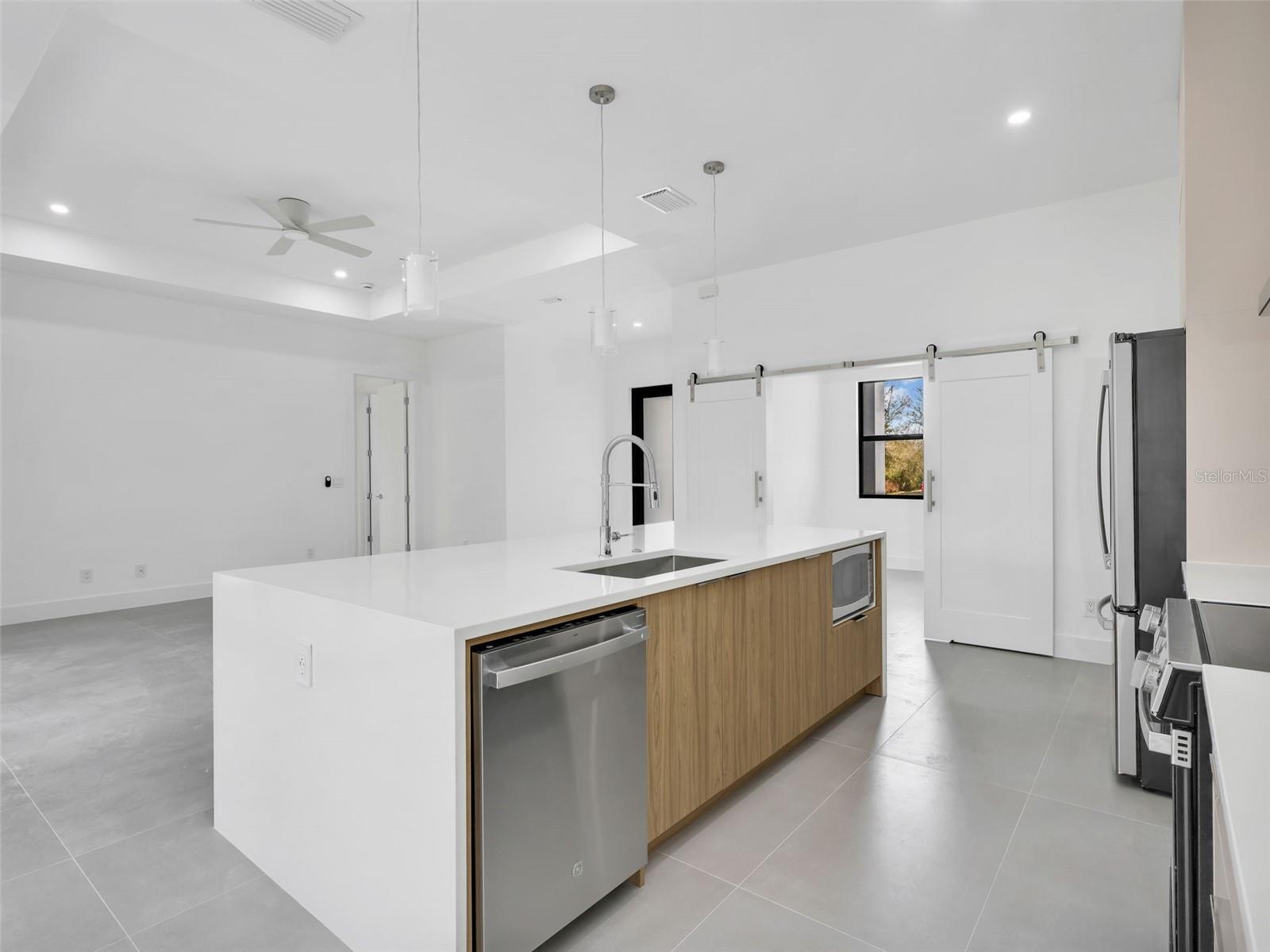 Image 15 of 28 For 11161 Carnegie Avenue