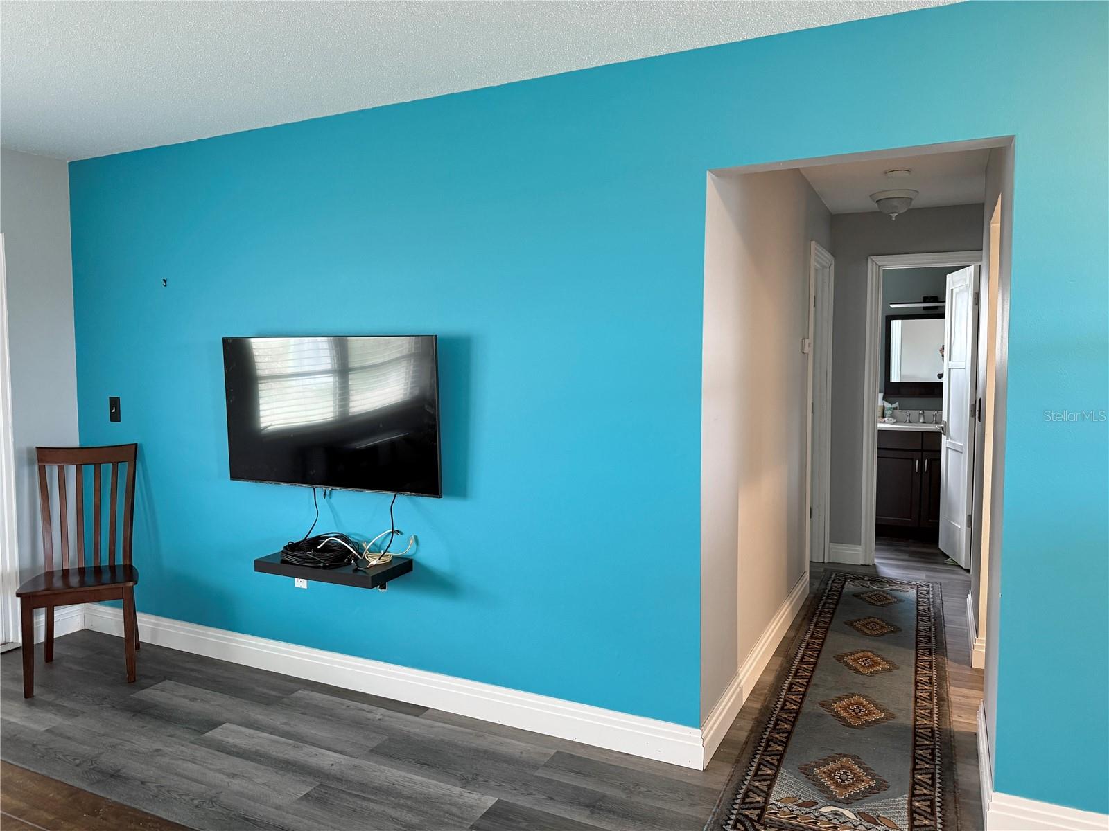 Image 11 of 17 For 2217 Hopkins Drive W