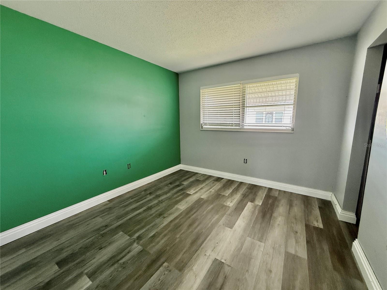 Image 13 of 17 For 2217 Hopkins Drive W