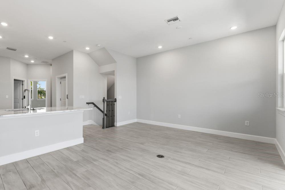 Image 7 of 22 For 1617 Sea Haven Drive 507