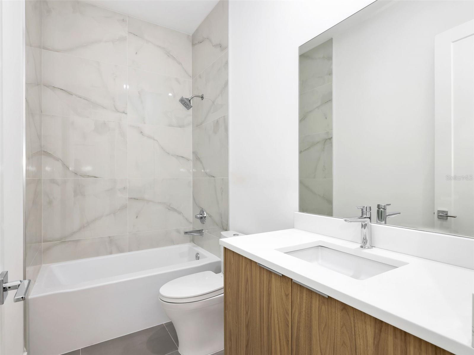 Image 21 of 28 For 11153 Carnegie Avenue