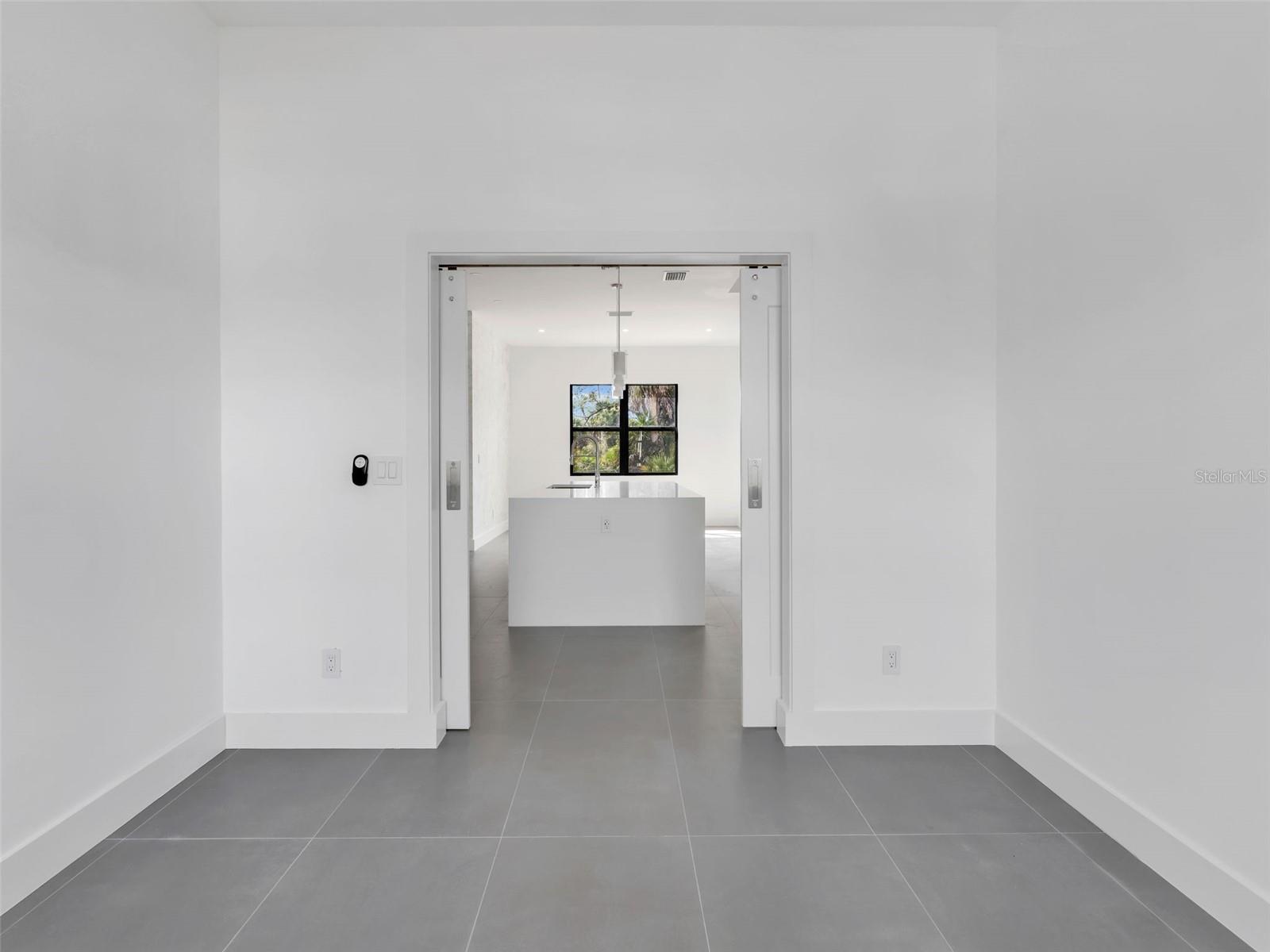 Image 25 of 28 For 11153 Carnegie Avenue