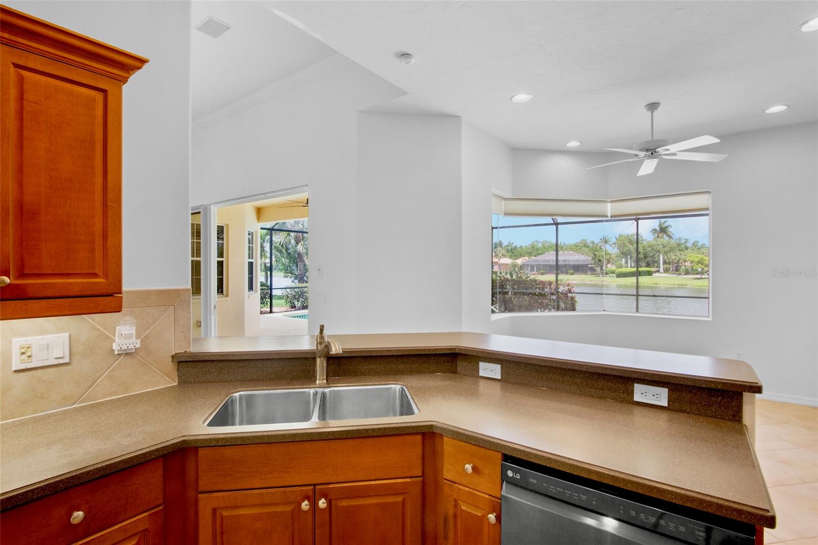 Image 12 of 44 For 4975 Sabal Lake Circle