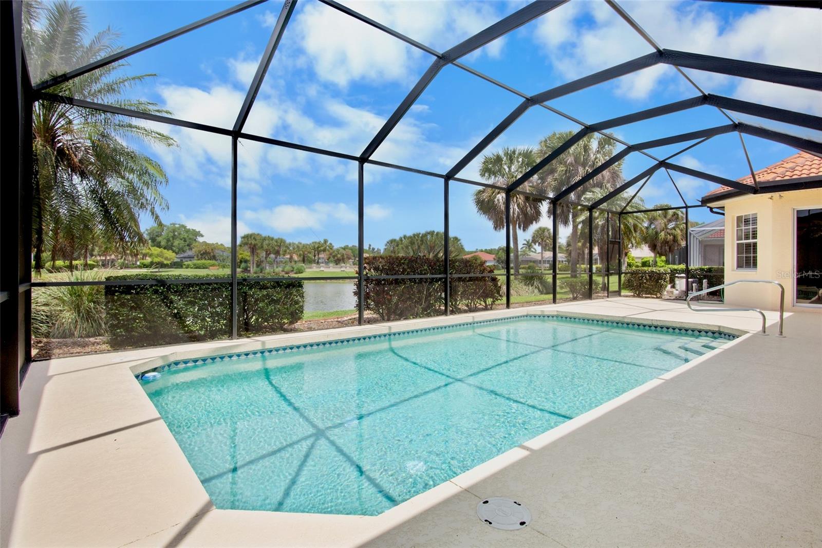 Image 18 of 44 For 4975 Sabal Lake Circle