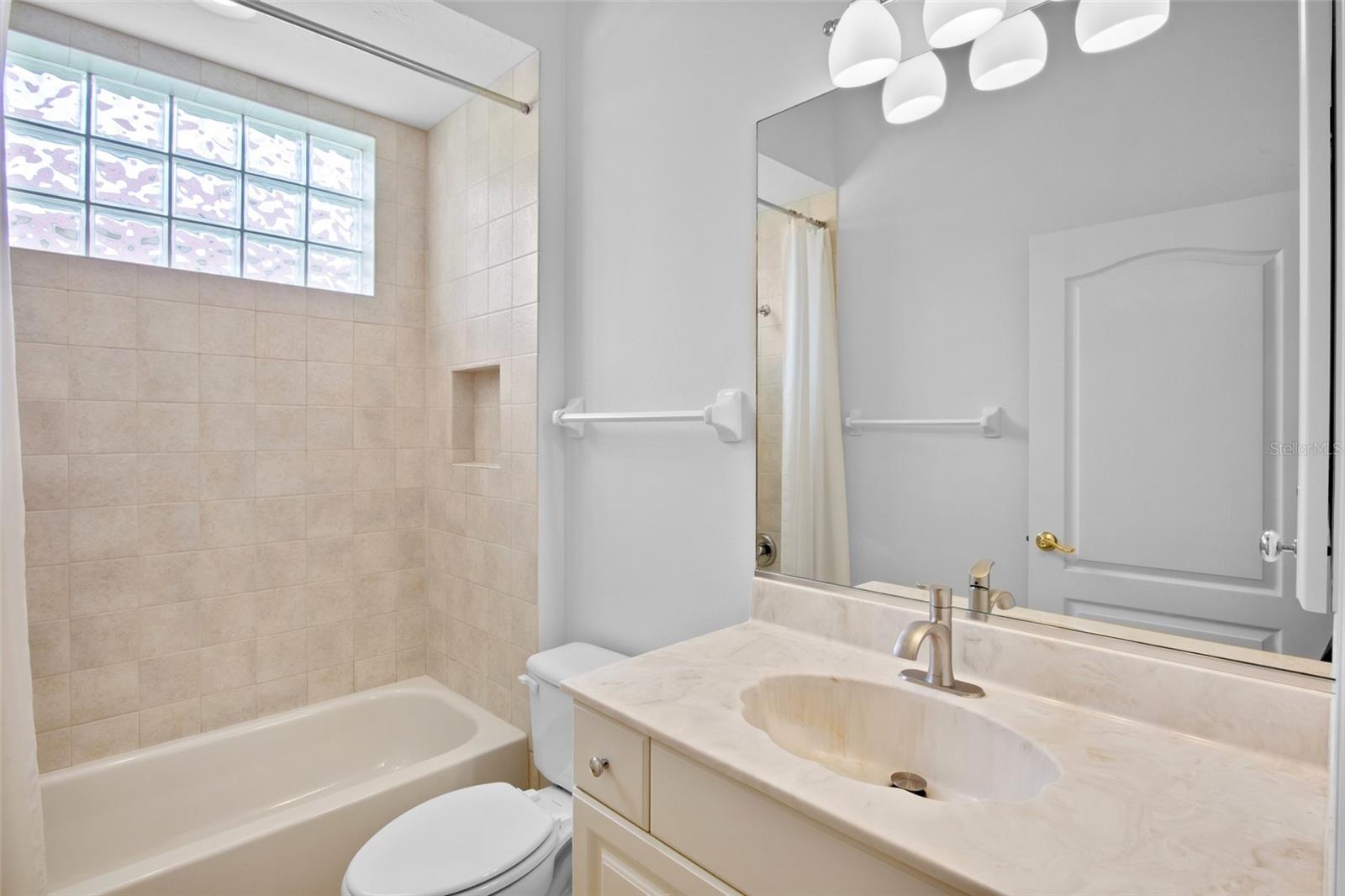 Image 27 of 44 For 4975 Sabal Lake Circle