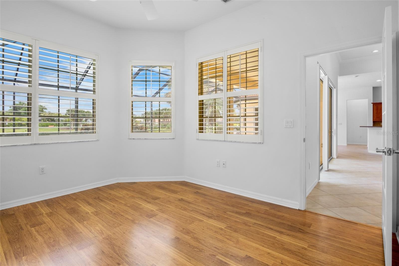 Image 31 of 44 For 4975 Sabal Lake Circle