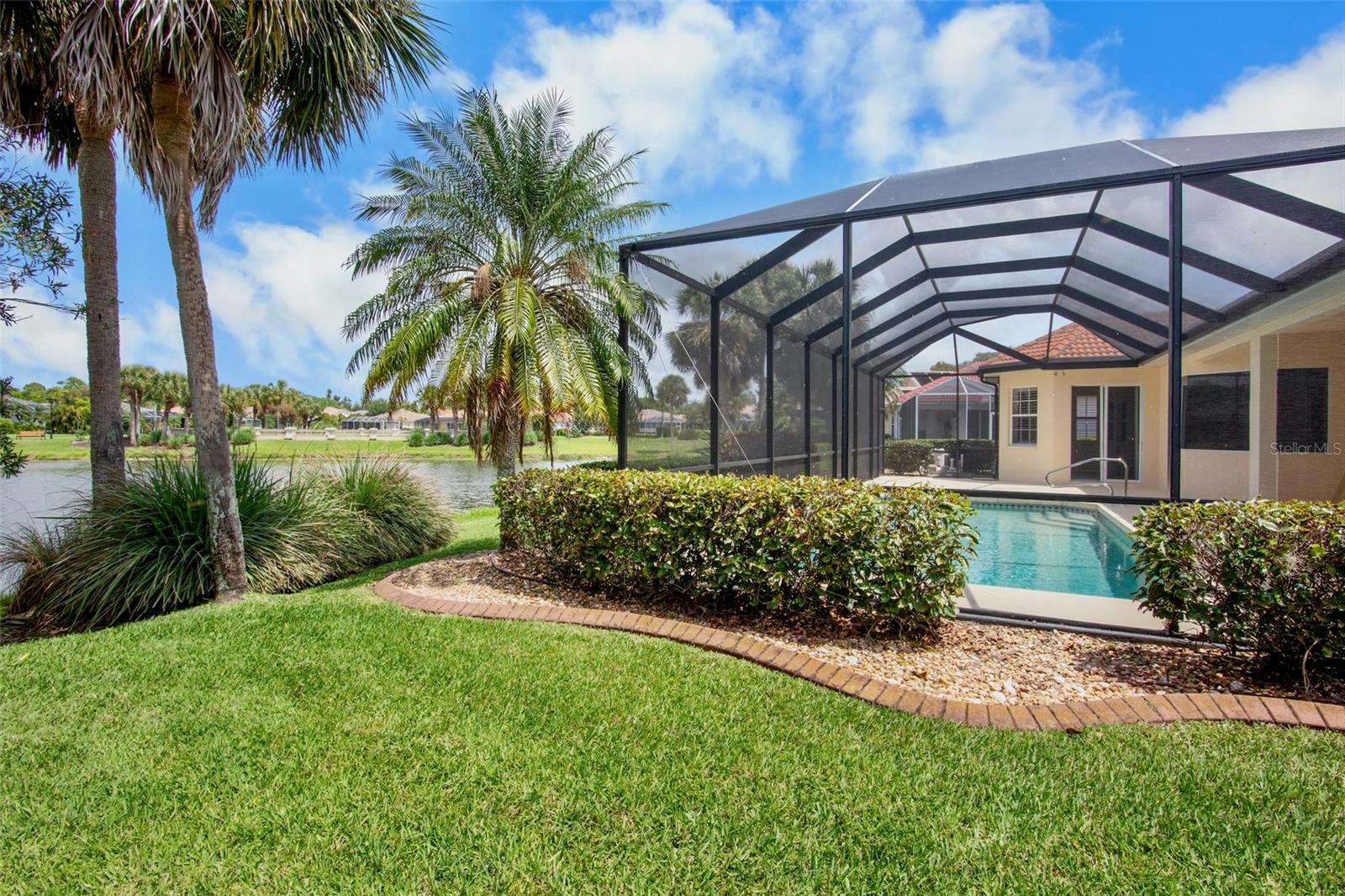 Image 32 of 44 For 4975 Sabal Lake Circle