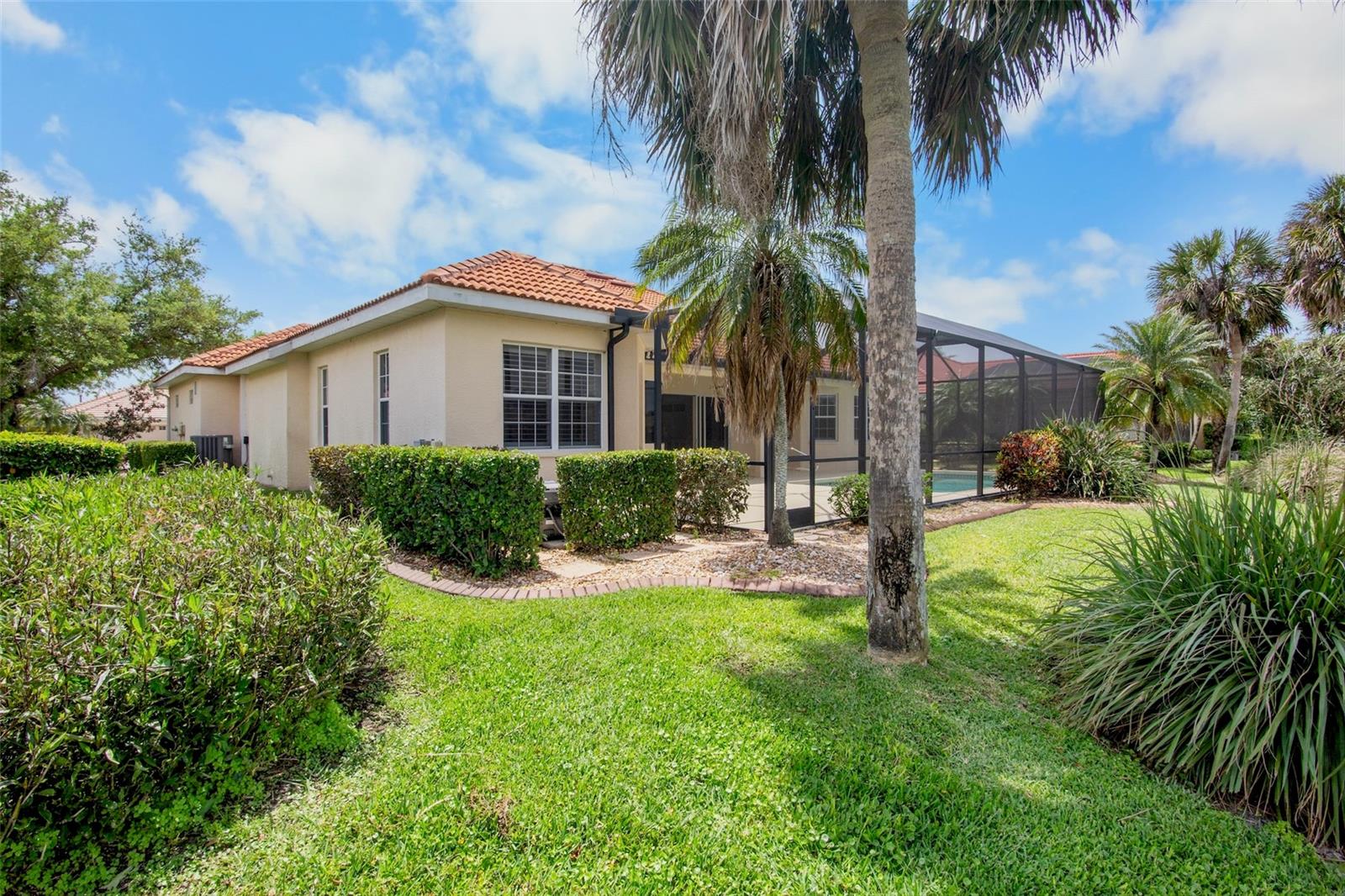 Image 33 of 44 For 4975 Sabal Lake Circle