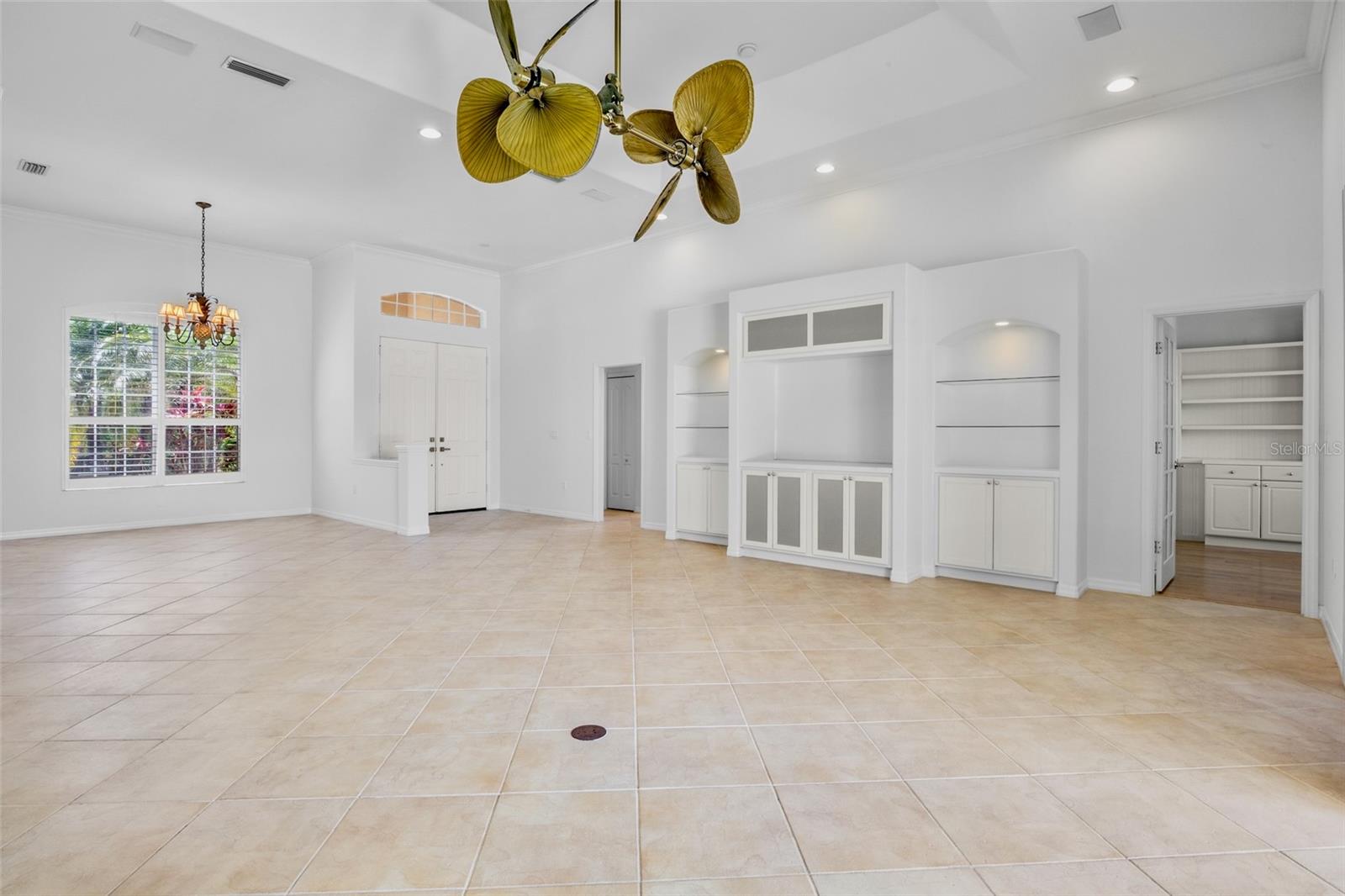 Image 5 of 44 For 4975 Sabal Lake Circle