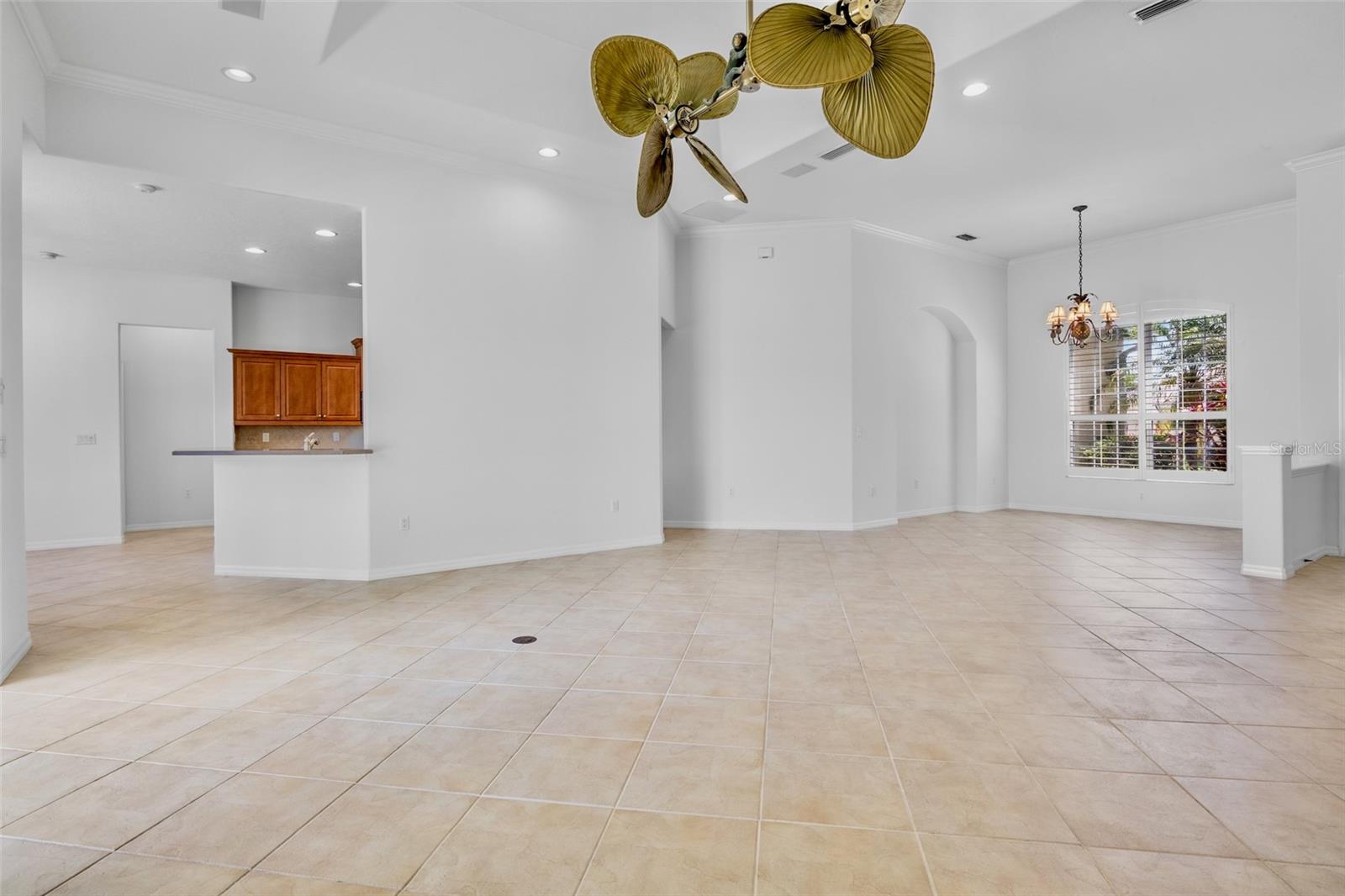 Image 7 of 44 For 4975 Sabal Lake Circle