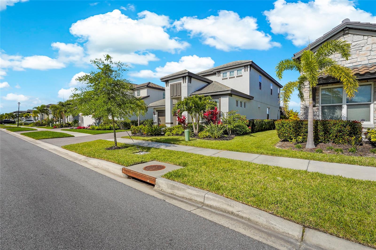 Image 23 of 74 For 4762 Antrim Drive