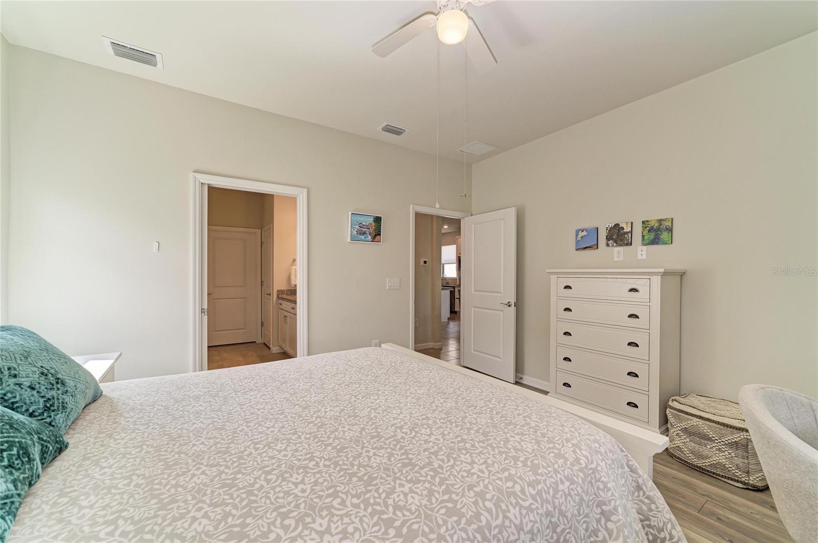 Image 28 of 64 For 7013 Hanover Court