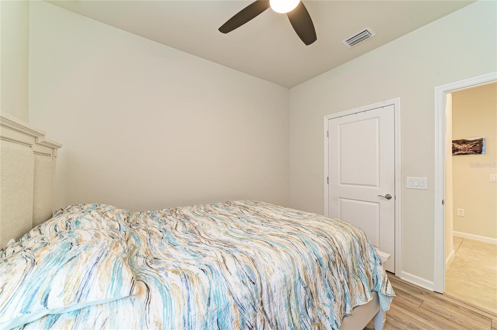 Image 33 of 64 For 7013 Hanover Court