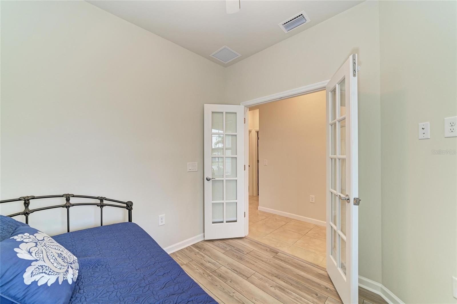 Image 36 of 64 For 7013 Hanover Court