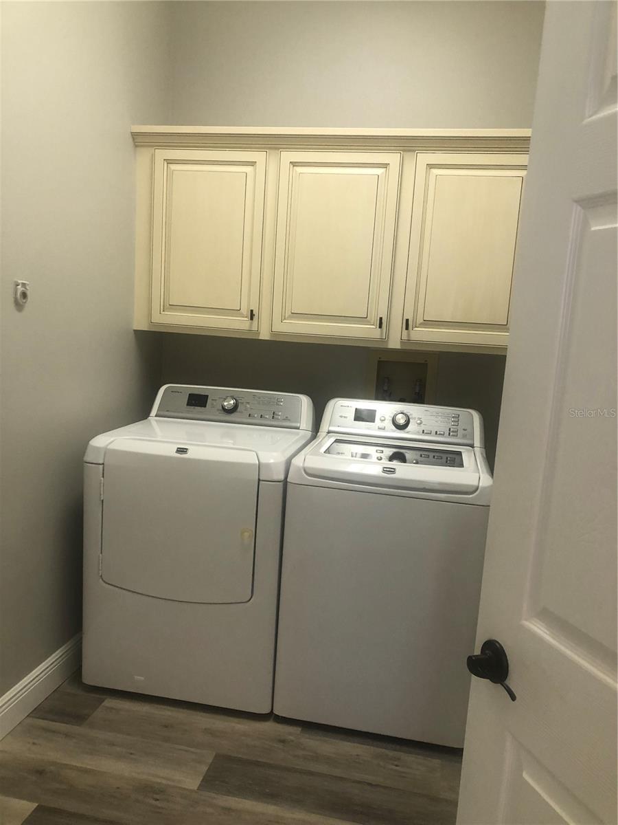 Image 11 of 29 For 5120 Highbury Circle