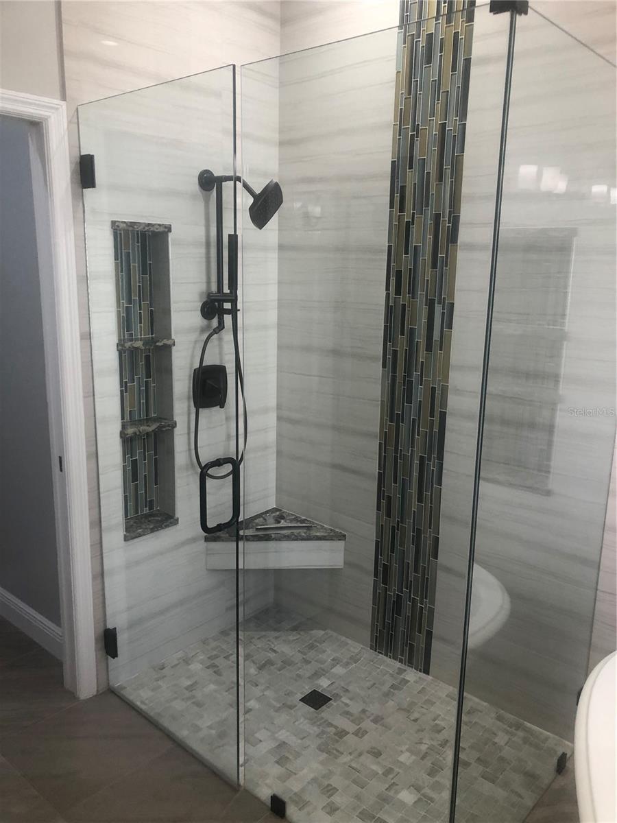 Image 17 of 29 For 5120 Highbury Circle