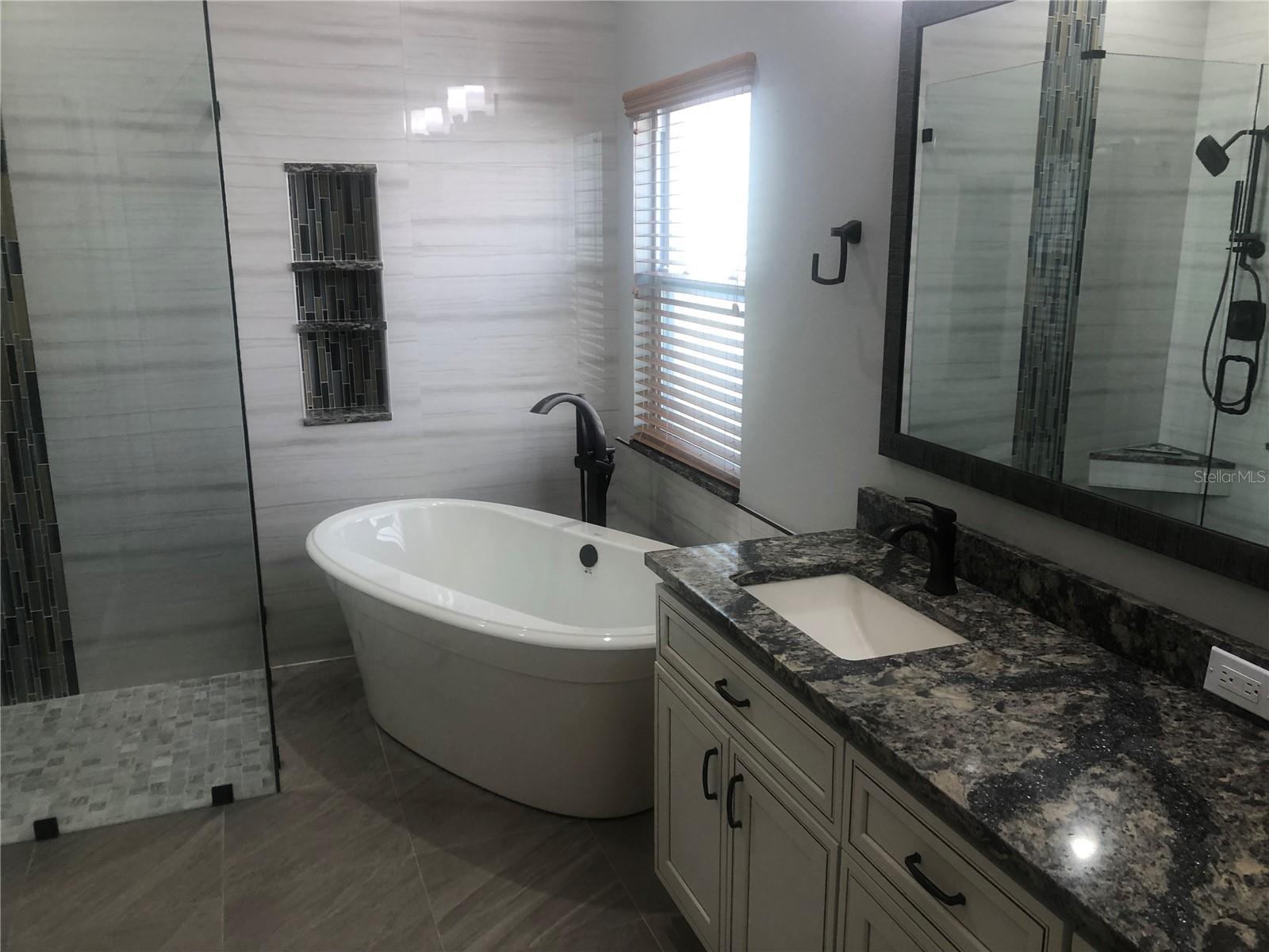 Image 20 of 29 For 5120 Highbury Circle