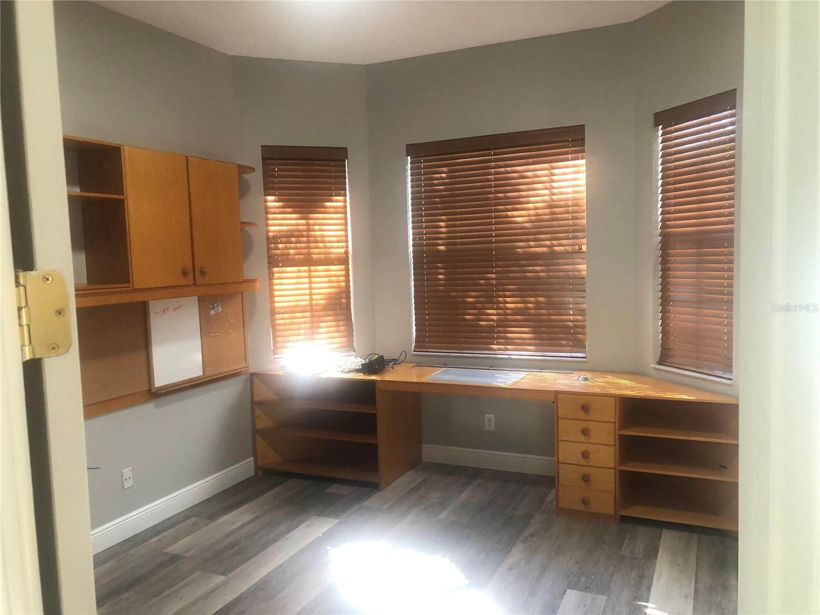 Image 6 of 29 For 5120 Highbury Circle