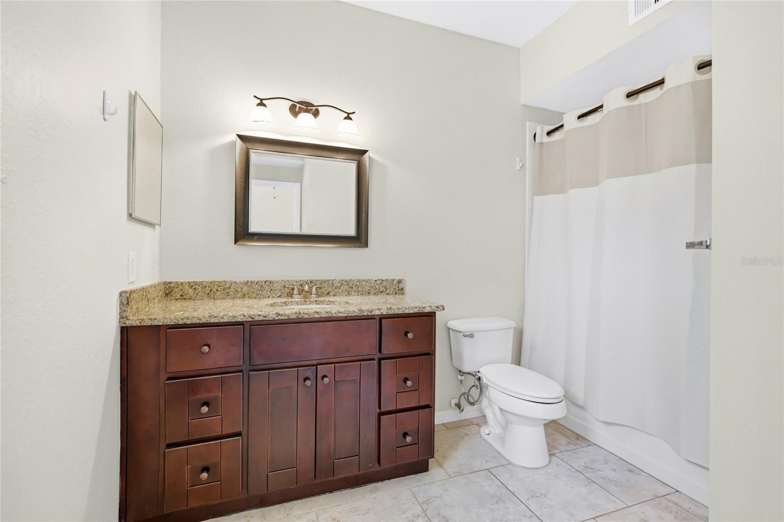 Image 20 of 47 For 5110 Northridge Road 201