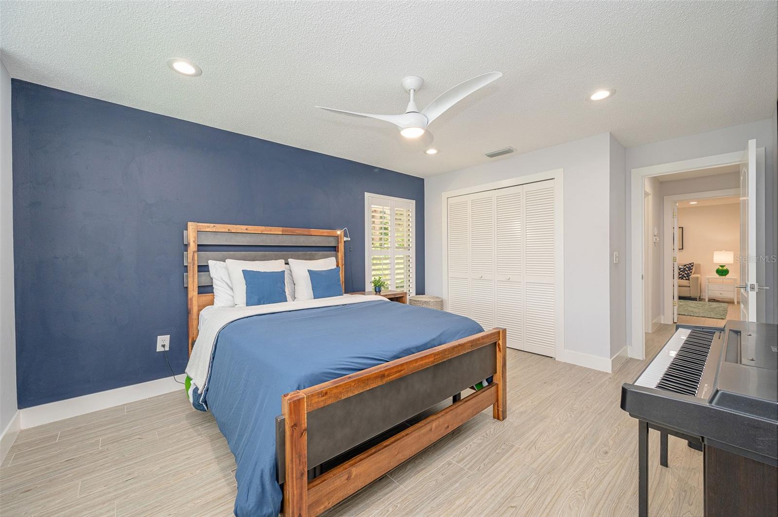 Image 25 of 66 For 4450 Deer Creek Boulevard