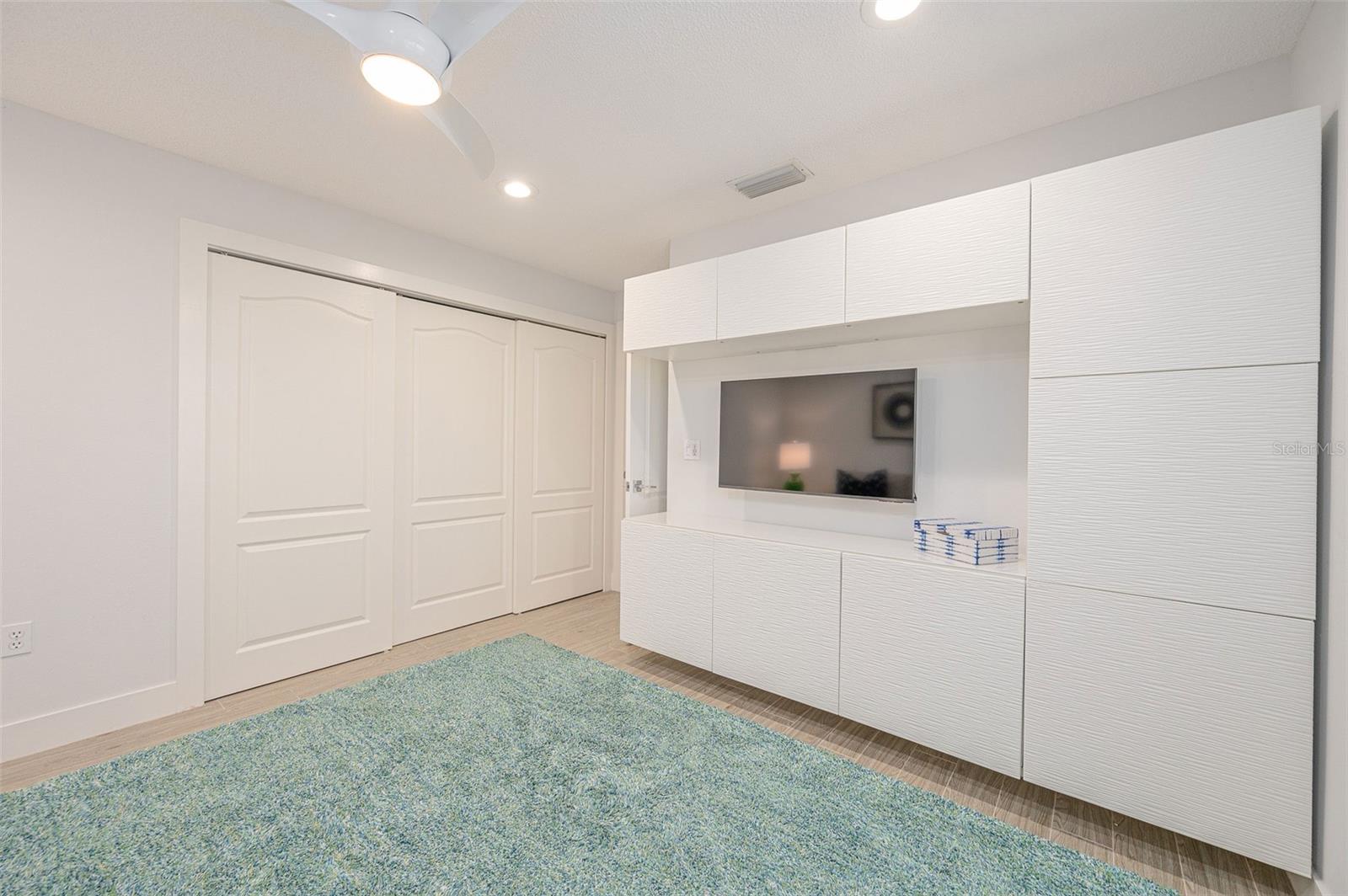 Image 44 of 66 For 4450 Deer Creek Boulevard