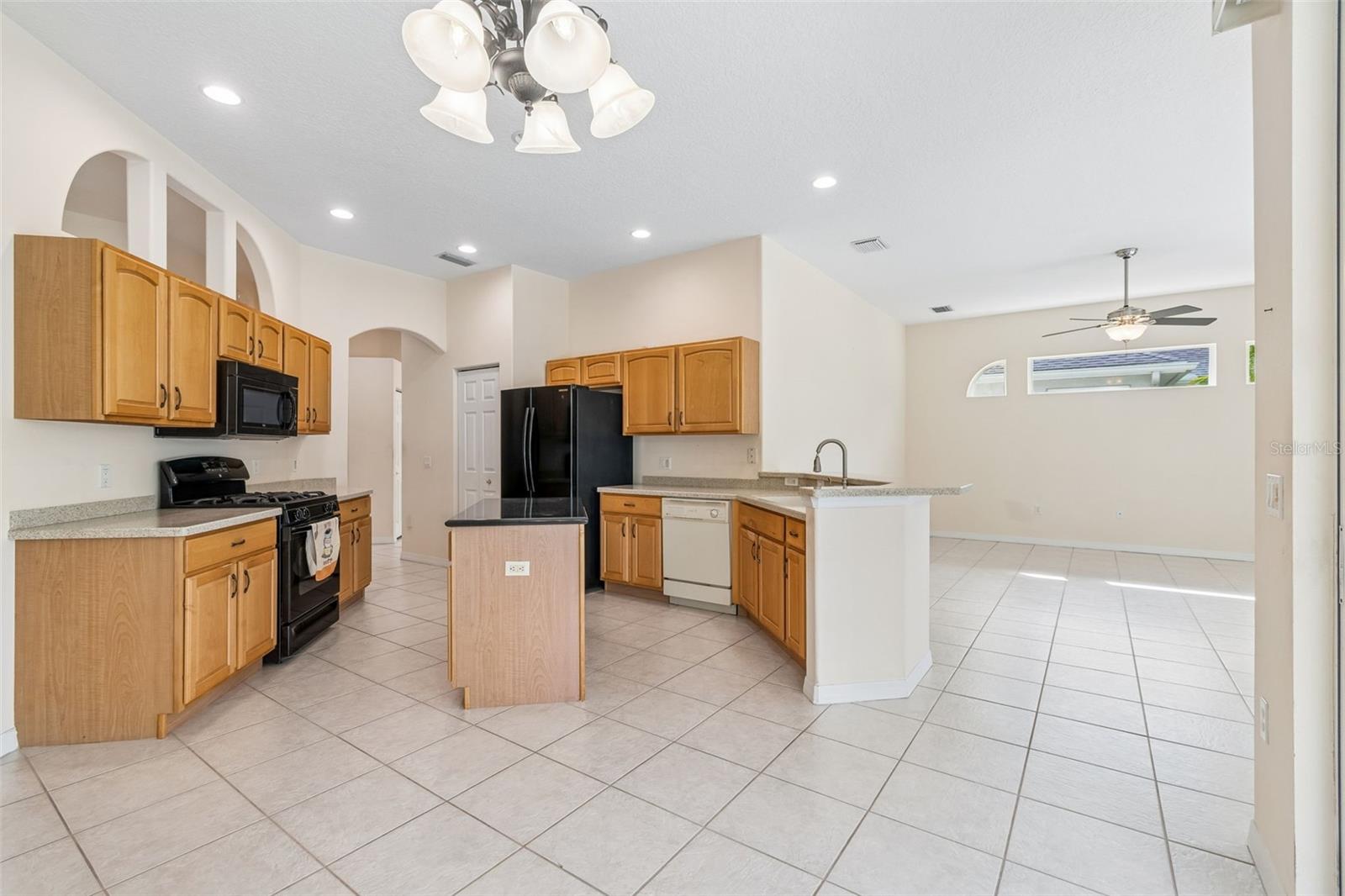 Image 14 of 46 For 718 Planters Manor Way