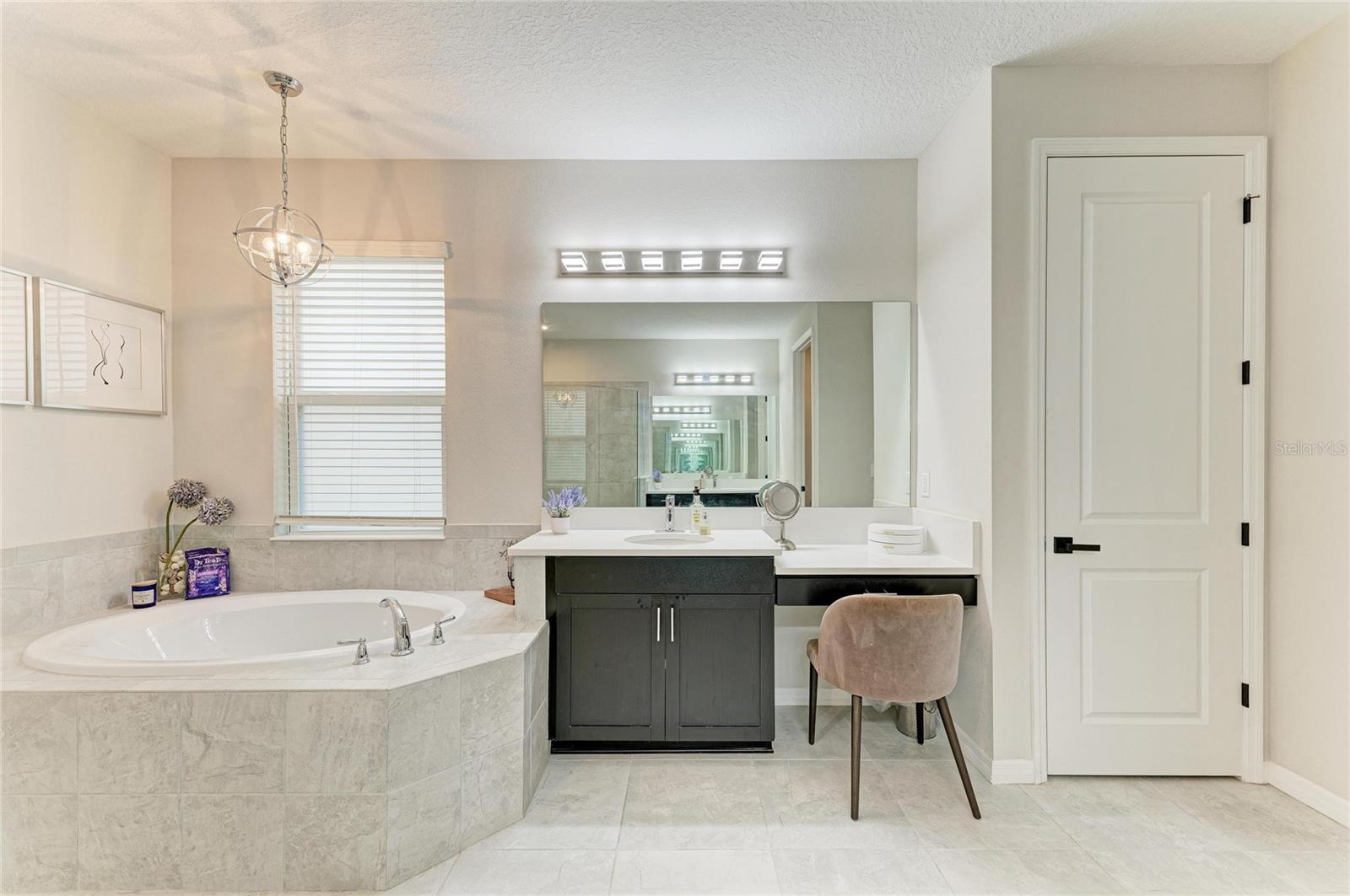 Image 34 of 71 For 16528 Paynes Mill Drive