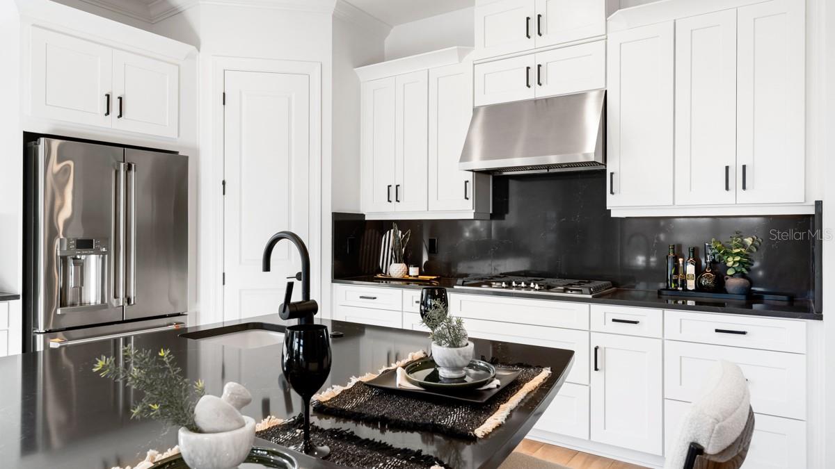 Image 13 of 47 For 26879 Victoria Place