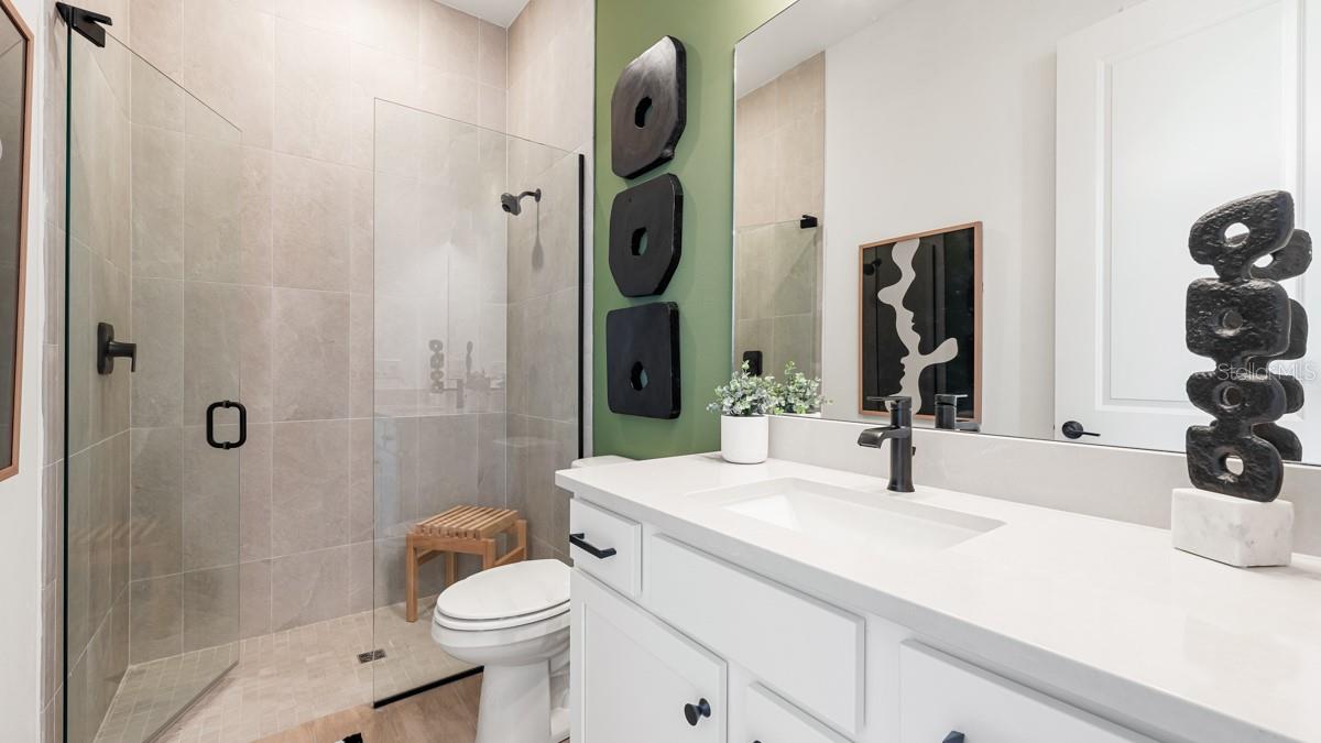 Image 30 of 47 For 26879 Victoria Place