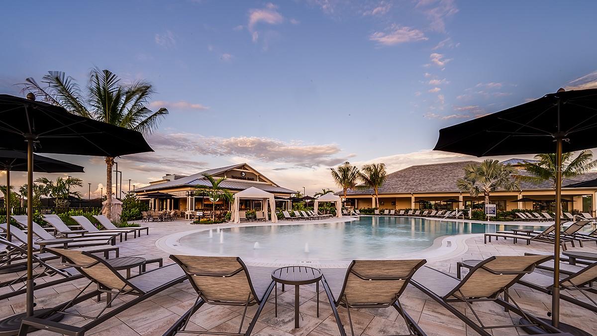 Image 36 of 47 For 26879 Victoria Place