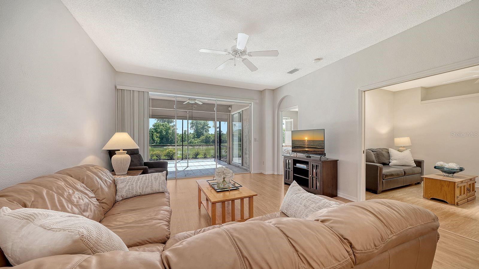 Image 11 of 31 For 5126 Blue Ash Avenue