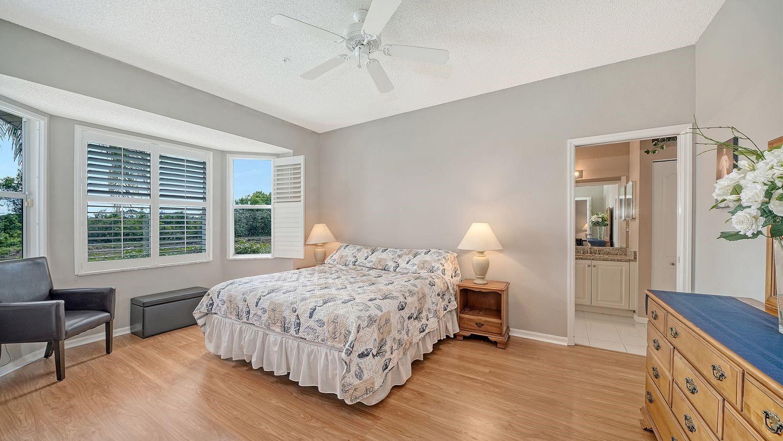 Image 16 of 31 For 5126 Blue Ash Avenue