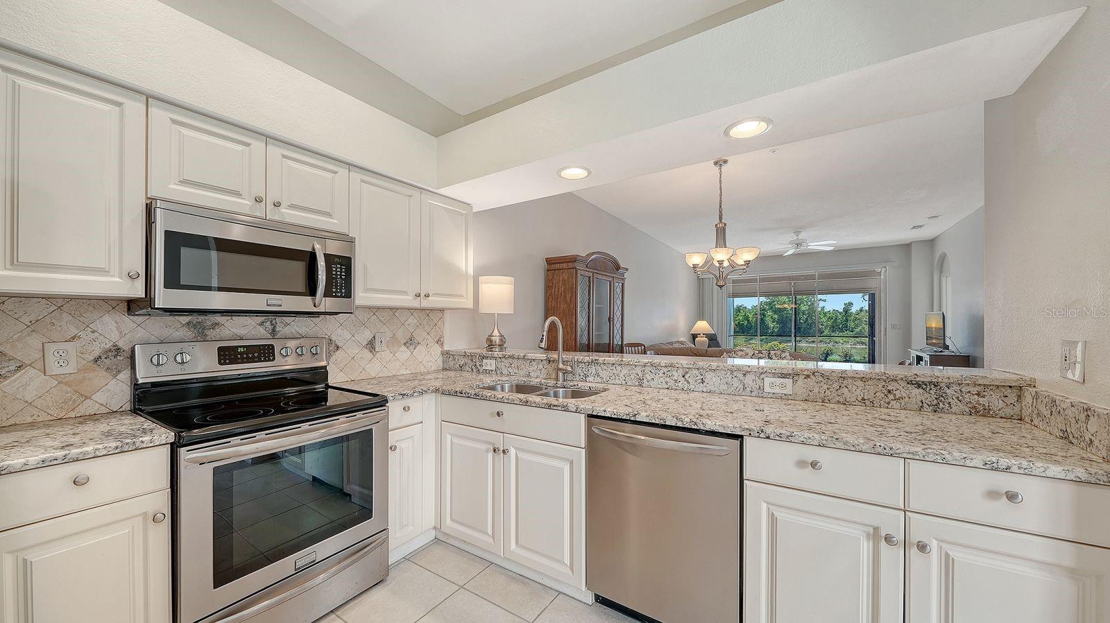 Image 6 of 31 For 5126 Blue Ash Avenue