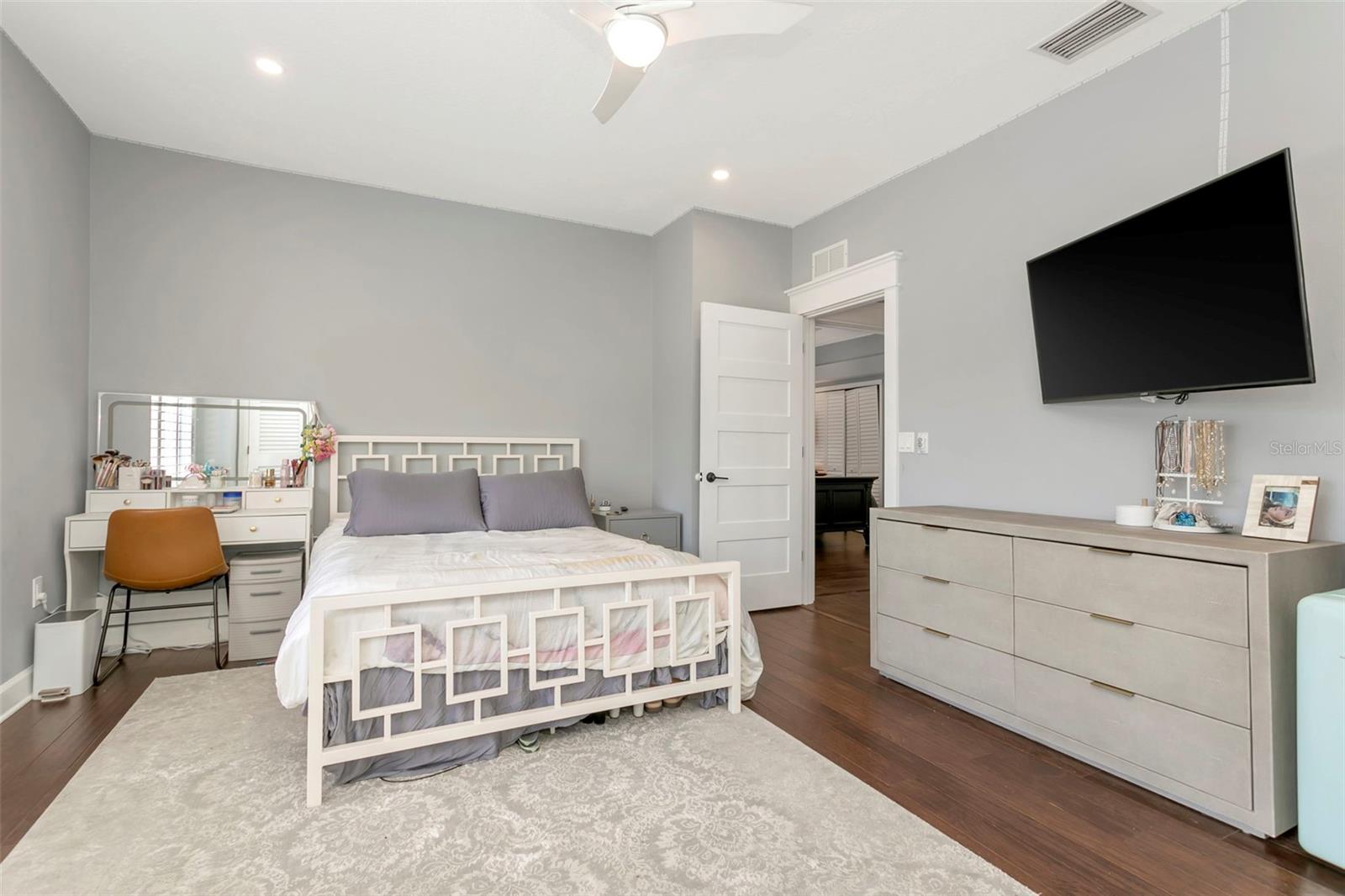 Image 16 of 68 For 110 39th Street Court Nw