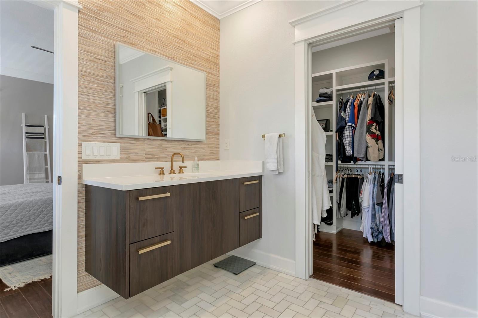 Image 23 of 68 For 110 39th Street Court Nw