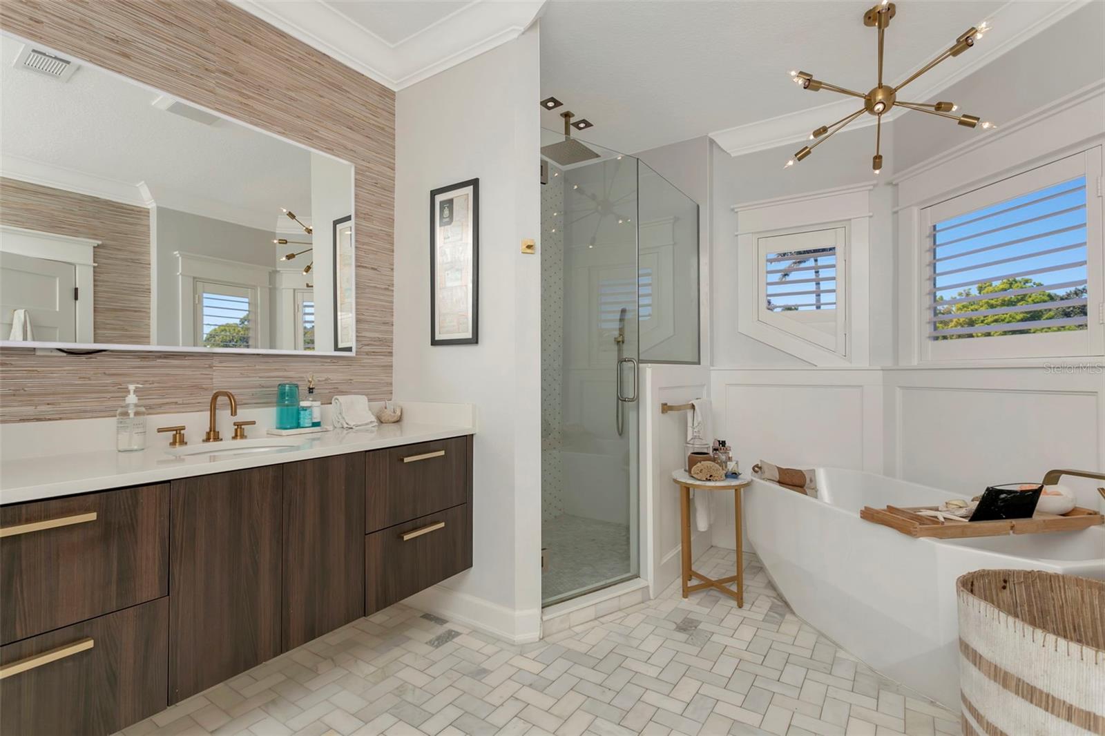 Image 25 of 68 For 110 39th Street Court Nw