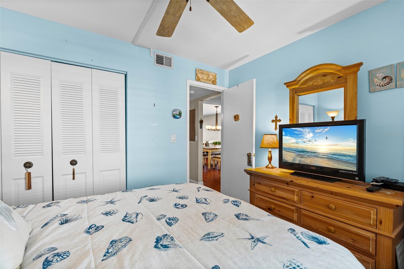 Image 20 of 39 For 635 30th Avenue W F 401