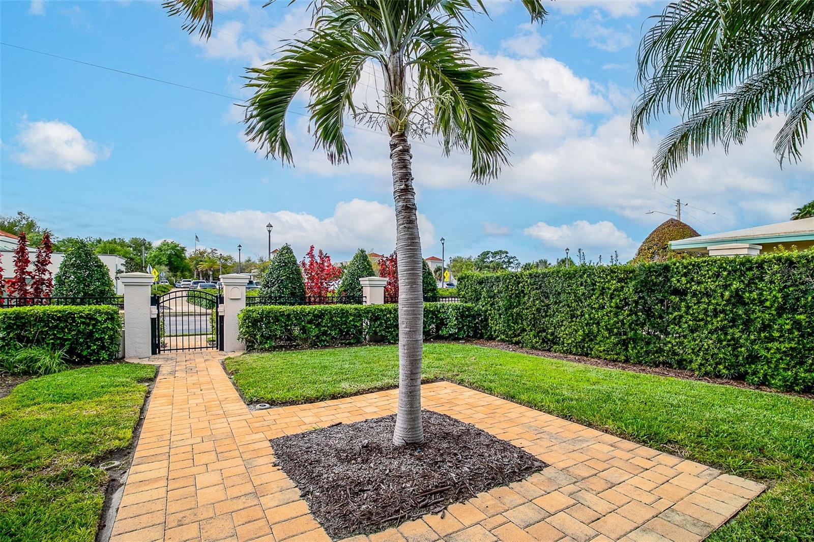 Image 15 of 85 For 212 Milan Avenue W 1