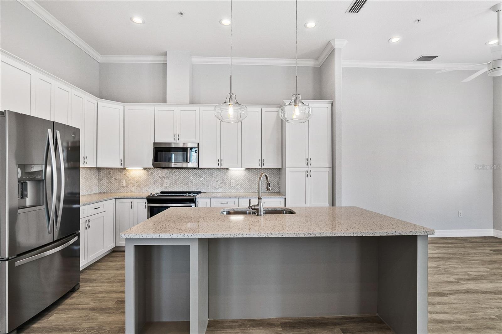 Image 44 of 85 For 212 Milan Avenue W 1